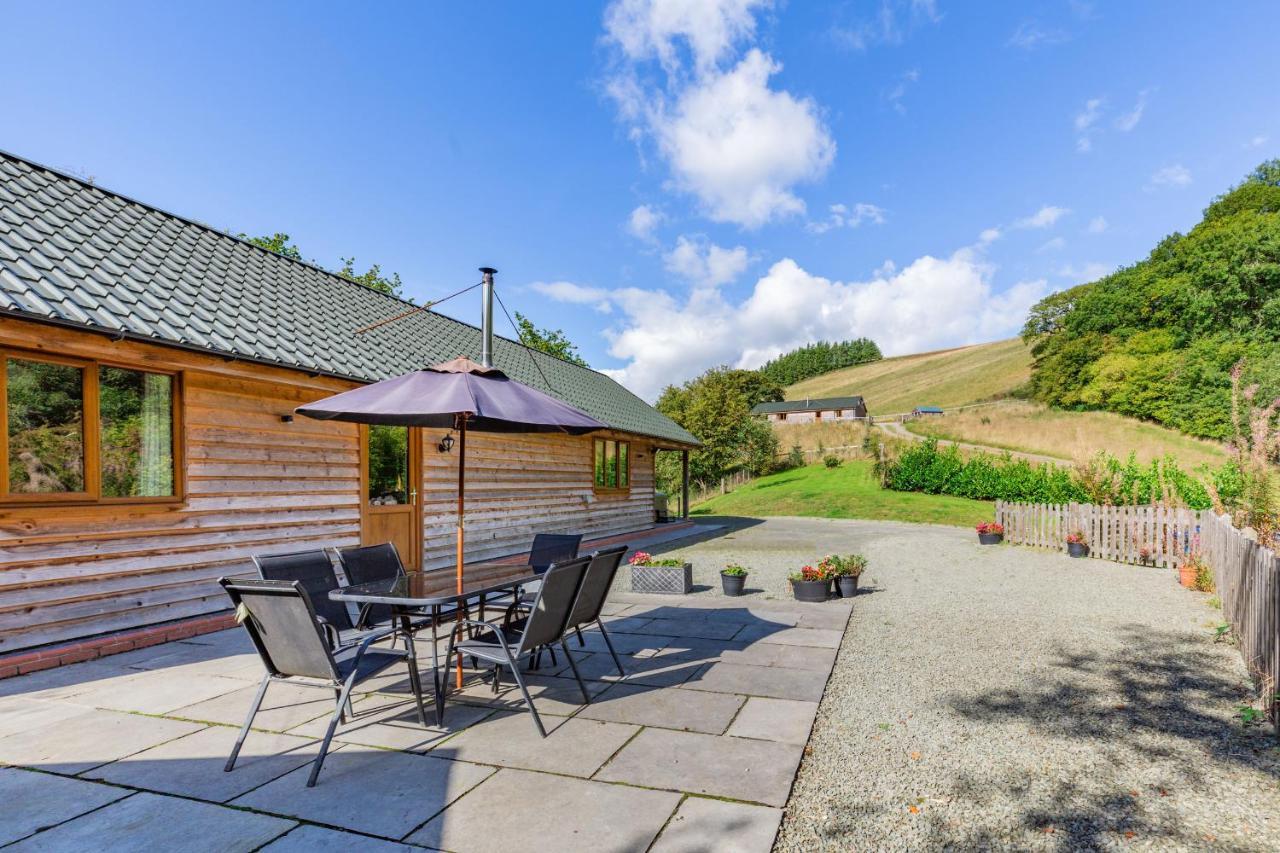 Ploony Hill Lodge Bleddfa ภายนอก รูปภาพ