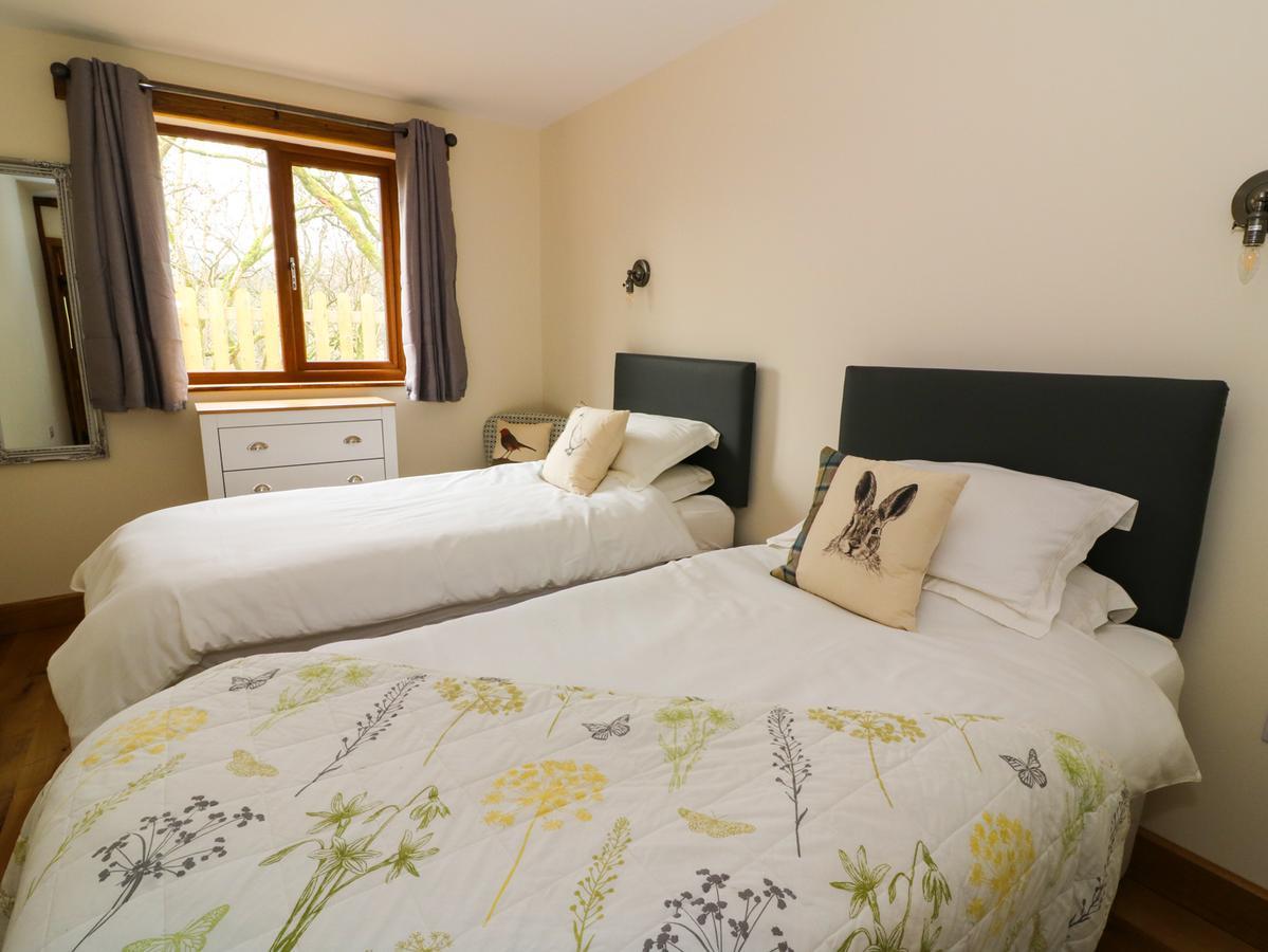 Ploony Hill Lodge Bleddfa ภายนอก รูปภาพ