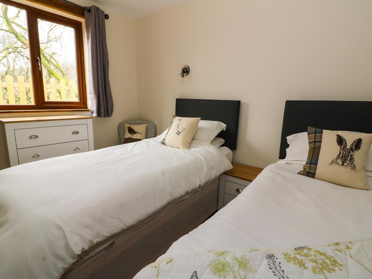 Ploony Hill Lodge Bleddfa ภายนอก รูปภาพ